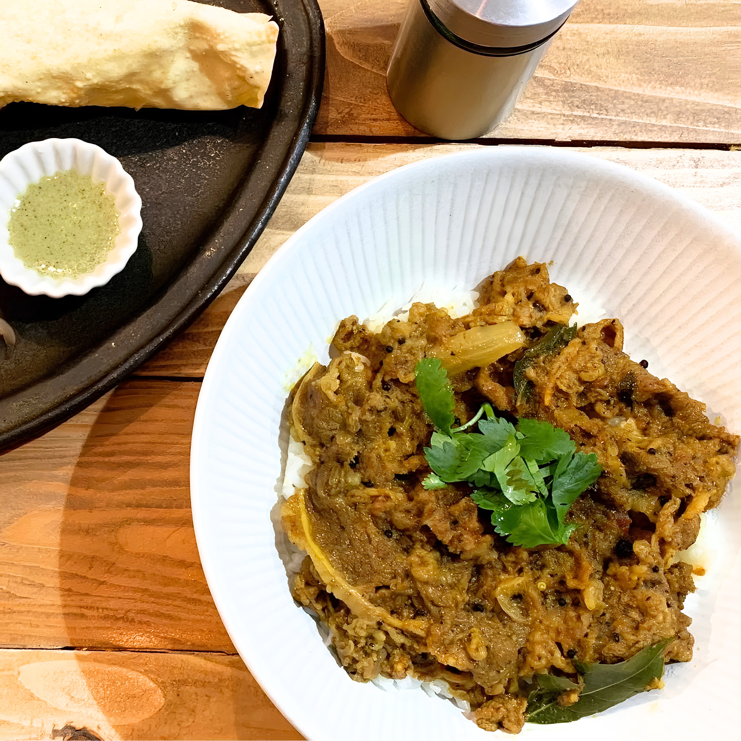 【新感覚！】スパイス牛丼