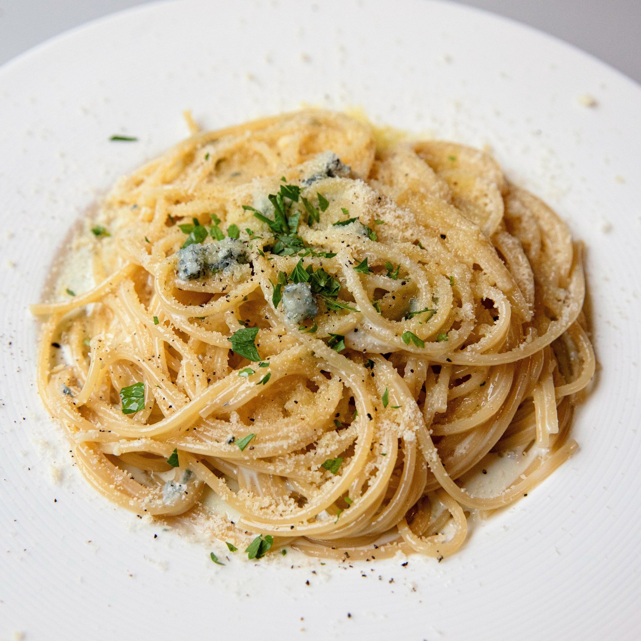 濃厚ゴルゴンゾーラのクリームソースほのかな蜂蜜風味